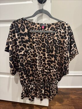 Vince Camuto Leopard Print Top - Black & Tan